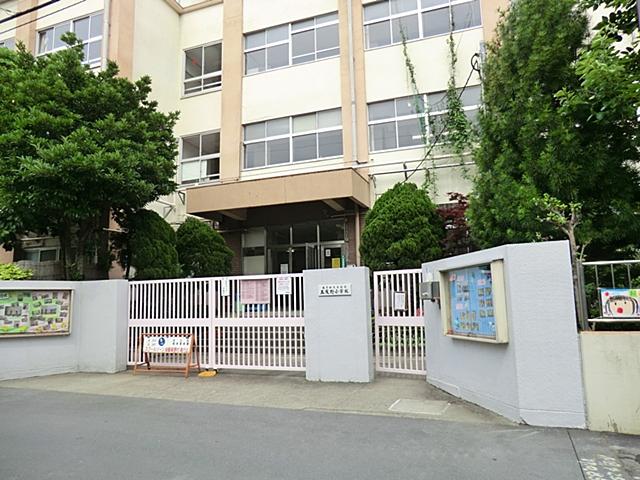 Primary school. 240m to Adachi Ward Gotannno elementary school
