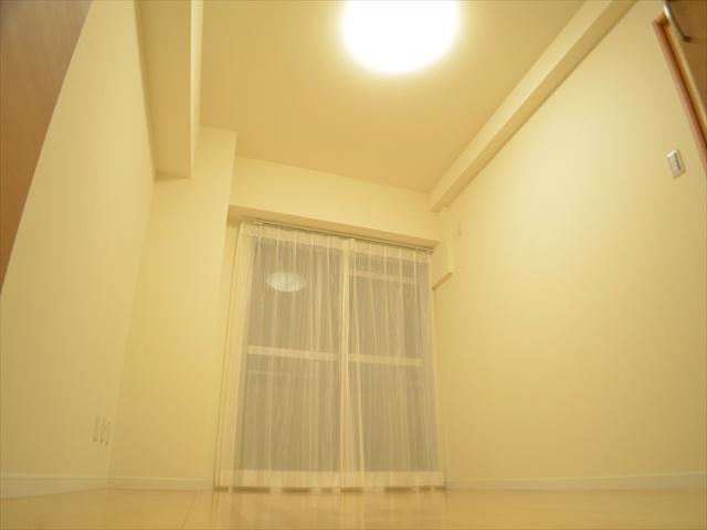 Non-living room. Each room has a window to the ventilation is also good