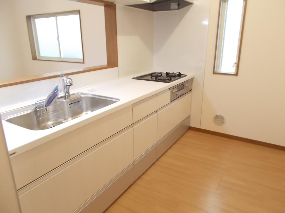 Same specifications photo (kitchen). You can also have your cooking fun with mom counter kitchen Children lively conversations