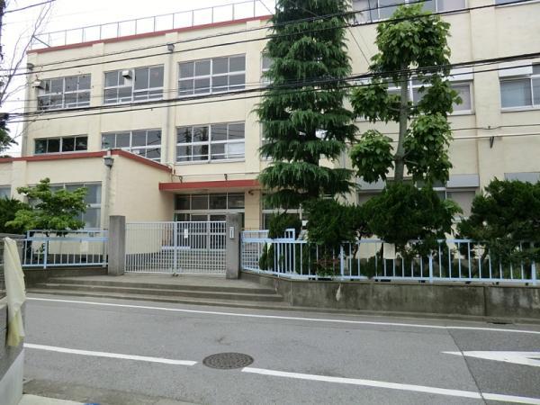 Primary school. Hiromichi 10m to the first elementary school