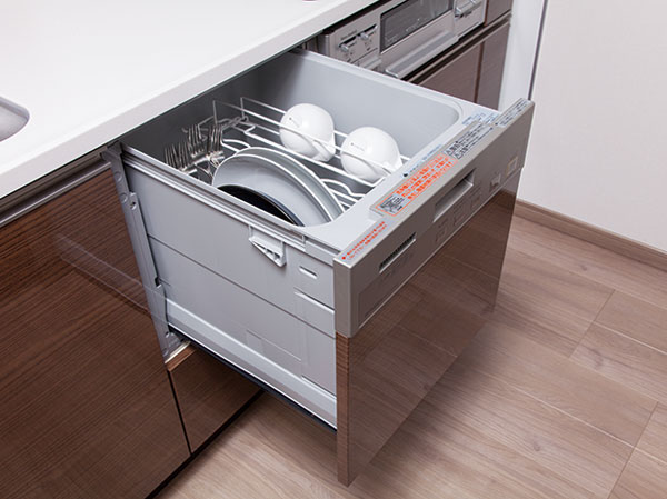 Kitchen.  [Dishwasher] Moveable sound is quiet, Standard equipped with a dishwasher of the low-noise structure. Of the amount of water used is hand-wash 1 / 7 below, It is profitable as you use it. About 60 ~ Also dropped clean stubborn stains, such as lard in a high-temperature cleaning of 75 ℃.