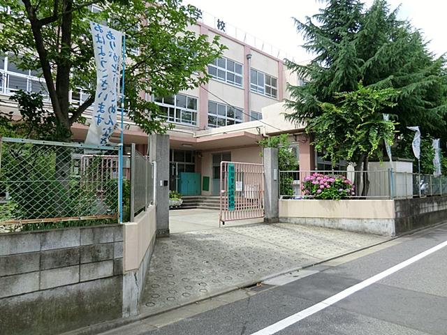 Primary school. Fuchie 50m to the first elementary school