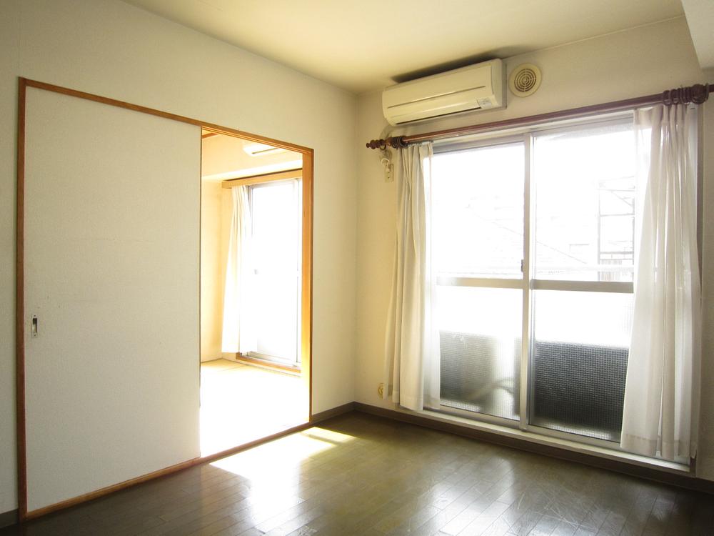 Living. Indoor (12 May 2013) Shooting