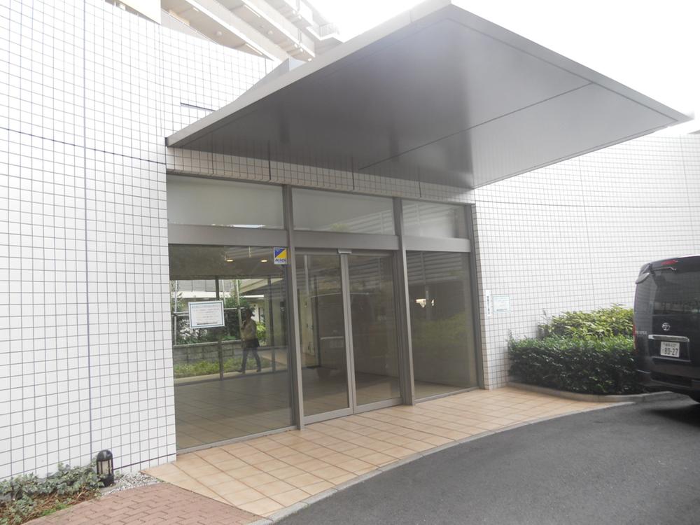 Entrance. 2013 December shooting