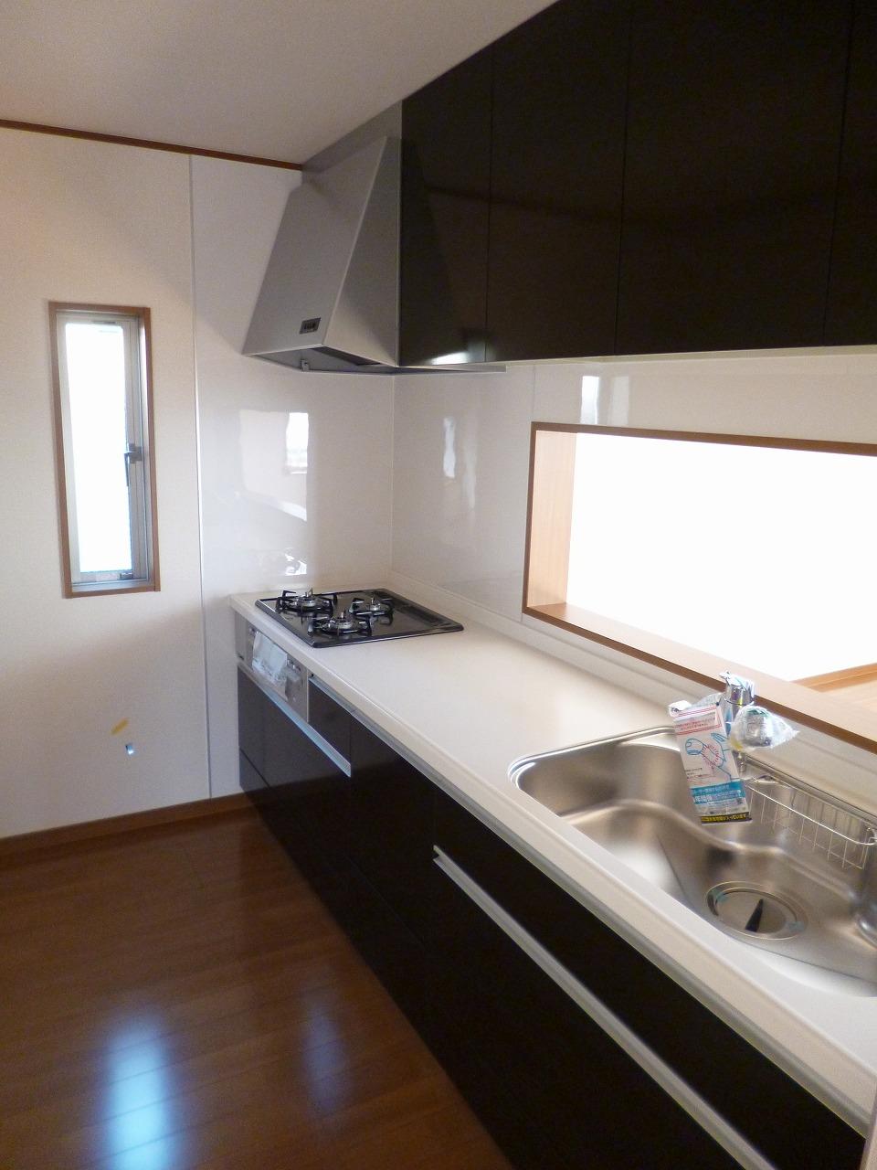 Kitchen. Indoor (11 May 2013) Shooting