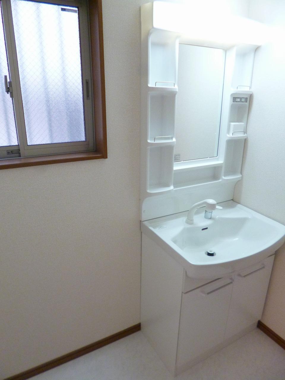 Wash basin, toilet. Indoor (11 May 2013) Shooting