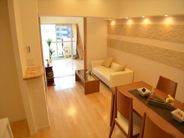 Living. Spacious LDK opened the door