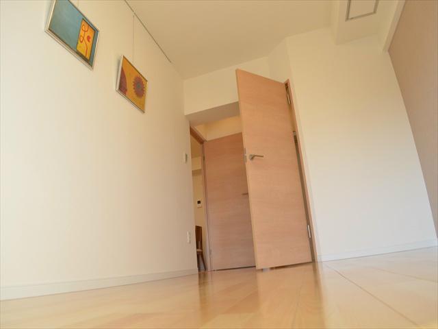 Non-living room. Stylish directing your room