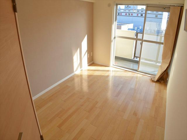 Non-living room. South-facing master bedroom