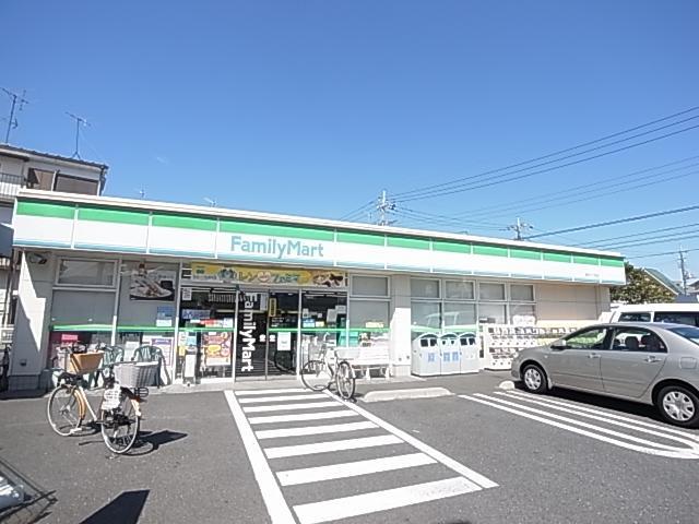Convenience store. 158m to Family Mart (convenience store)