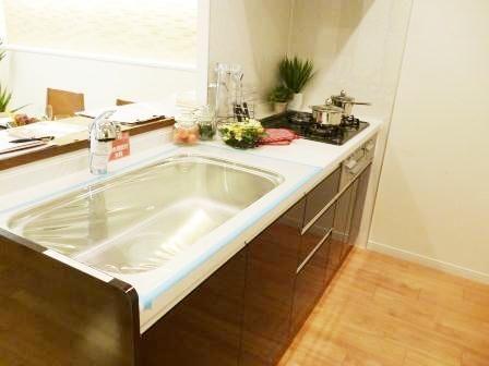 Kitchen. South-facing room