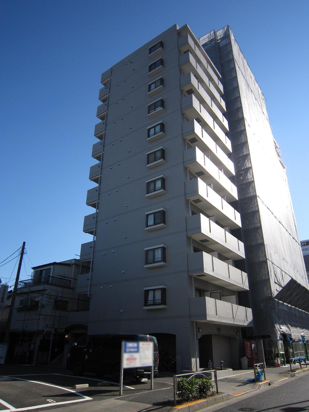 Local appearance photo. Local (11 May 2013) Shooting