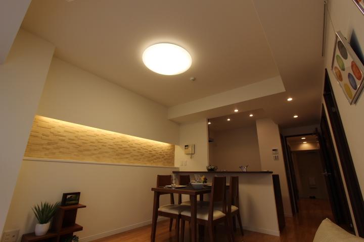 Living. Dining set, sofa, etc., We have sold with furniture that decorate the living-dining. (2013 November shooting)