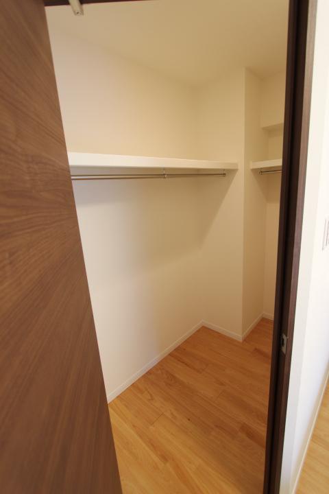 Receipt. Clothes, of course, suitcase, Or the like can be accommodated Golf back, It is the space of the room.