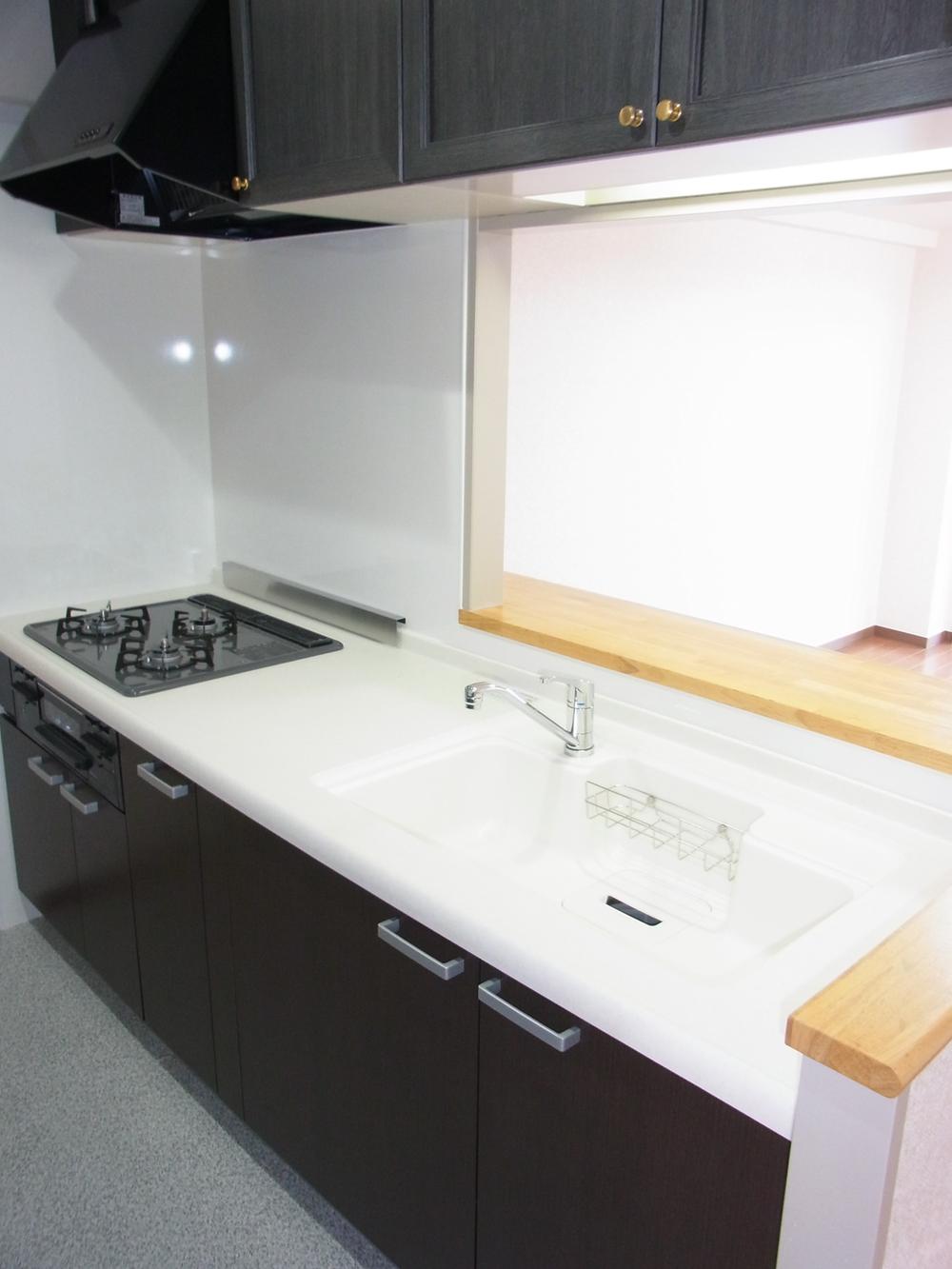 Kitchen. Indoor (11 May 2013) Shooting