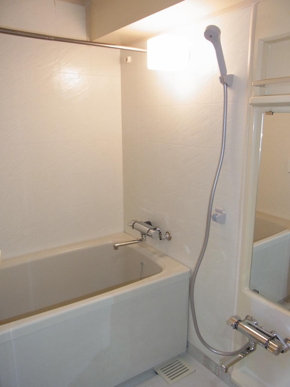 Bathroom. Indoor (11 May 2013) Shooting