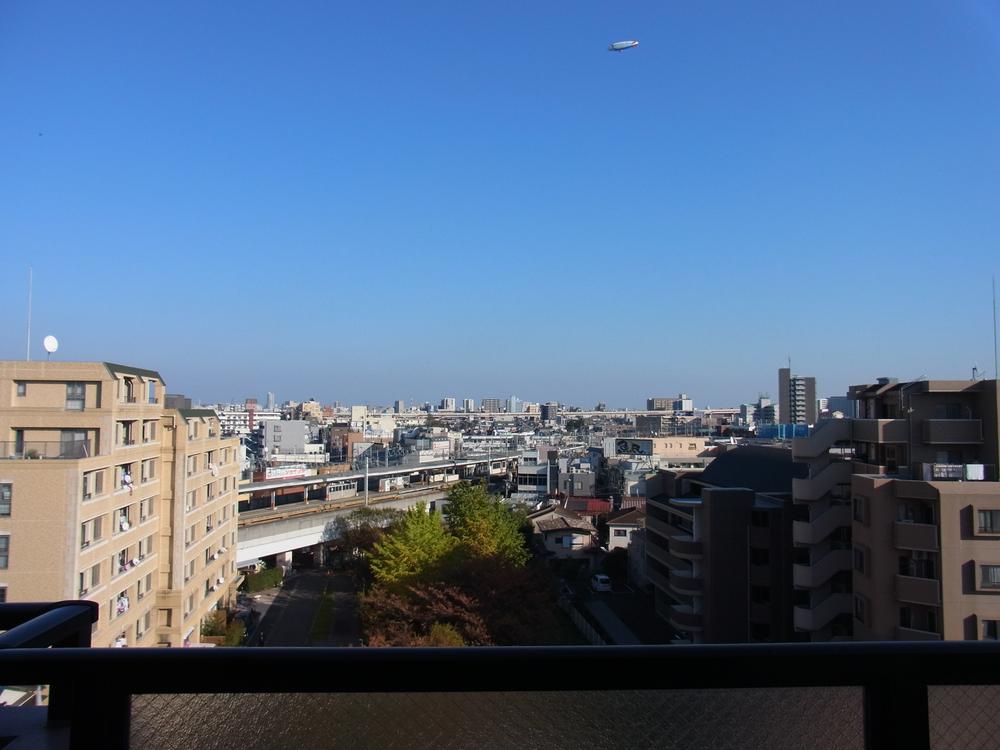 View photos from the dwelling unit. View from the site (November 2013) Shooting