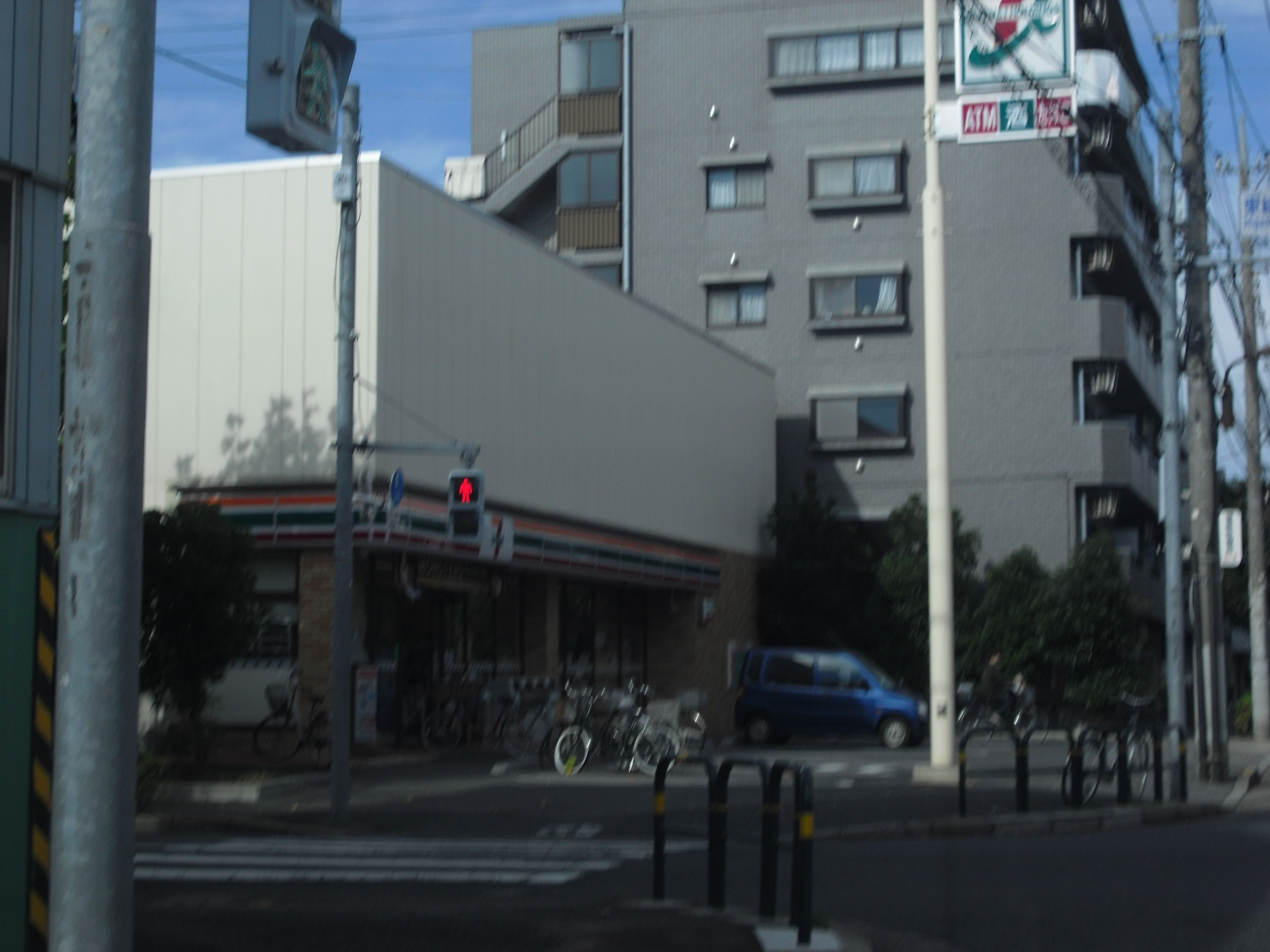 Convenience store. Seven-Eleven ・ 114m to Adachi Higashiayase 3-chome (convenience store)