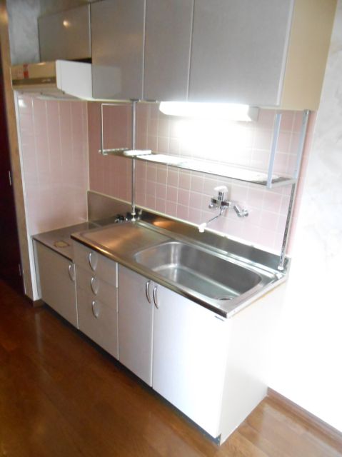 Kitchen. Two-burner stove installation Allowed