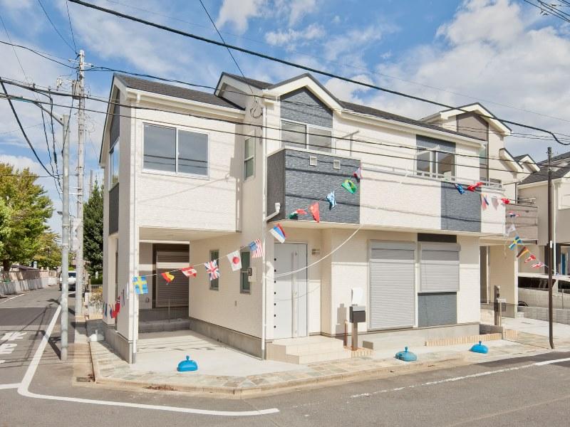 Local appearance photo. Local (10 May 2013) Shooting