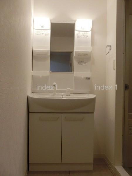 Wash basin, toilet. This shower faucet that can be used conveniently!