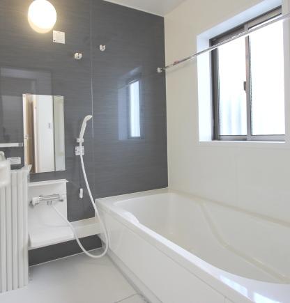 Other Equipment. Ventilation in the bathroom dryer ・ Quickly complete the drying. Worries of the bath cleaning, It will also lead to the suppression of the mold. All are easy-care bathroom.