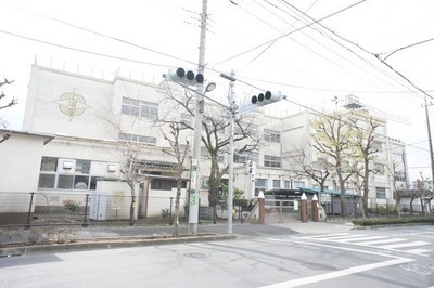 Primary school. 137m to Adachi Ward Uwanumata elementary school (elementary school)