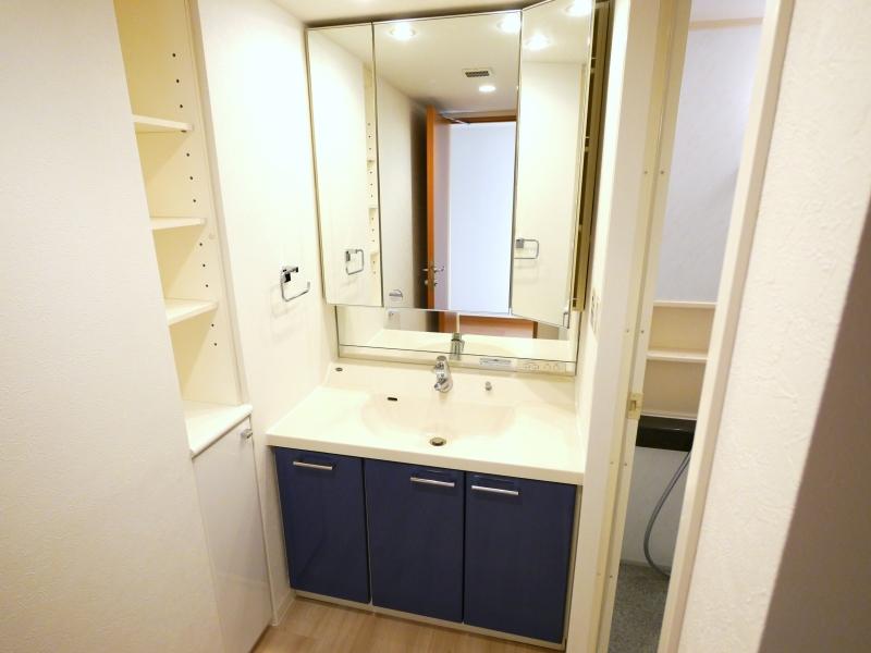 Adachi-ku, Tokyo Umeda 1