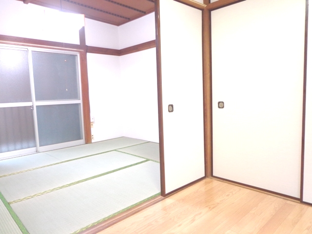 Other room space. 201, Room reference reversal type (No. 202 is a Japanese-style room)