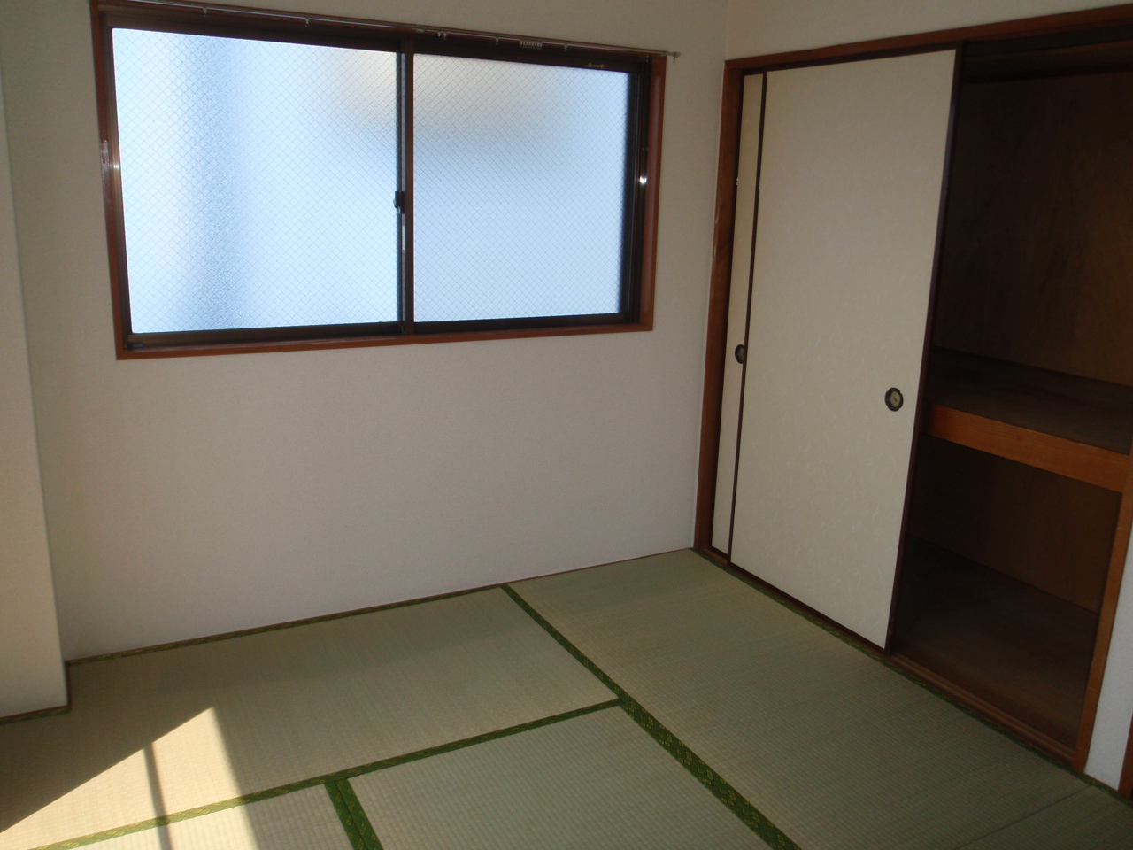 Living and room. Japanese-style room 6 quires