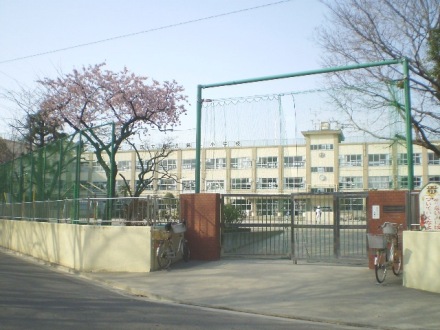 Primary school. 782m to Adachi Ward Shikahama first elementary school (elementary school)