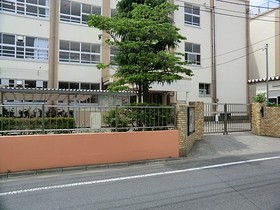 Primary school. Higashiiko up to elementary school (elementary school) 360m