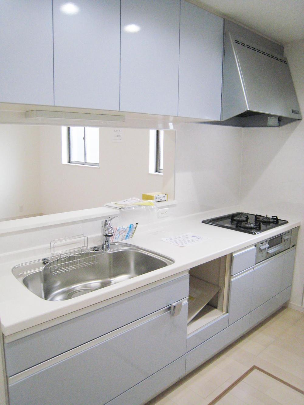 Same specifications photo (kitchen)