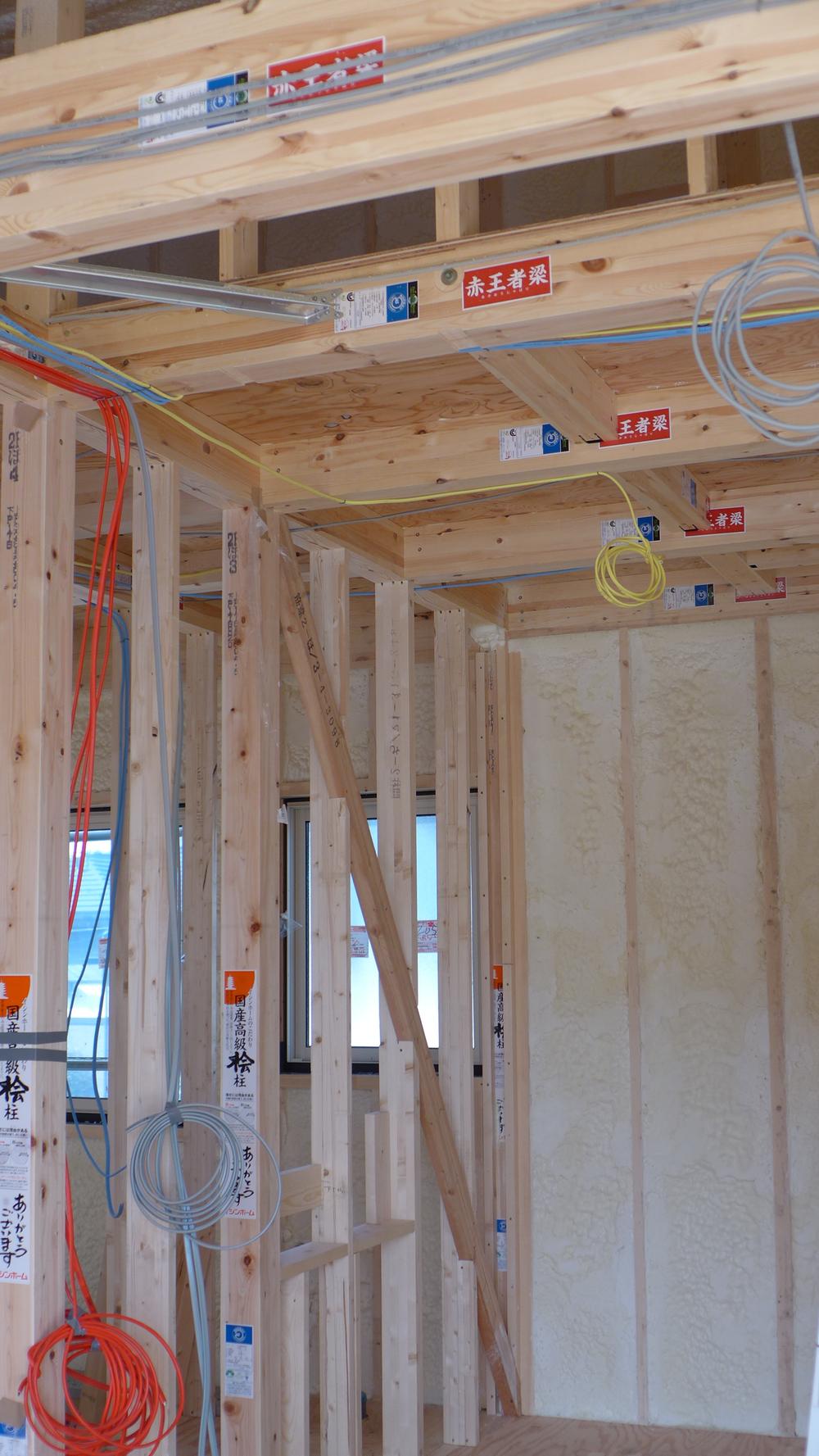 Construction ・ Construction method ・ specification. North latitude 38 ° ~ Using carefully selected Redwood take between 52 °