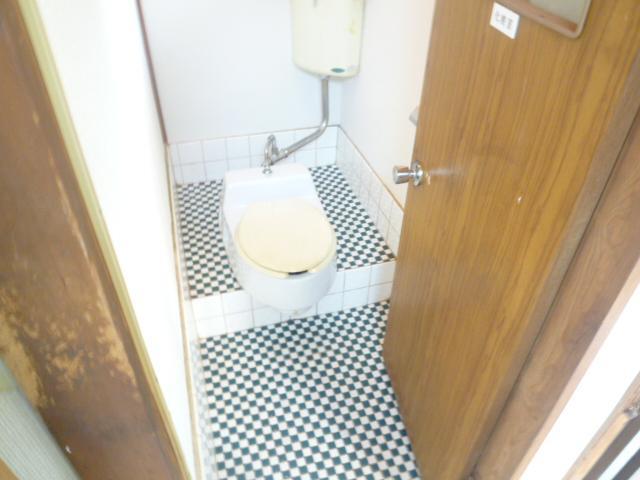 Toilet