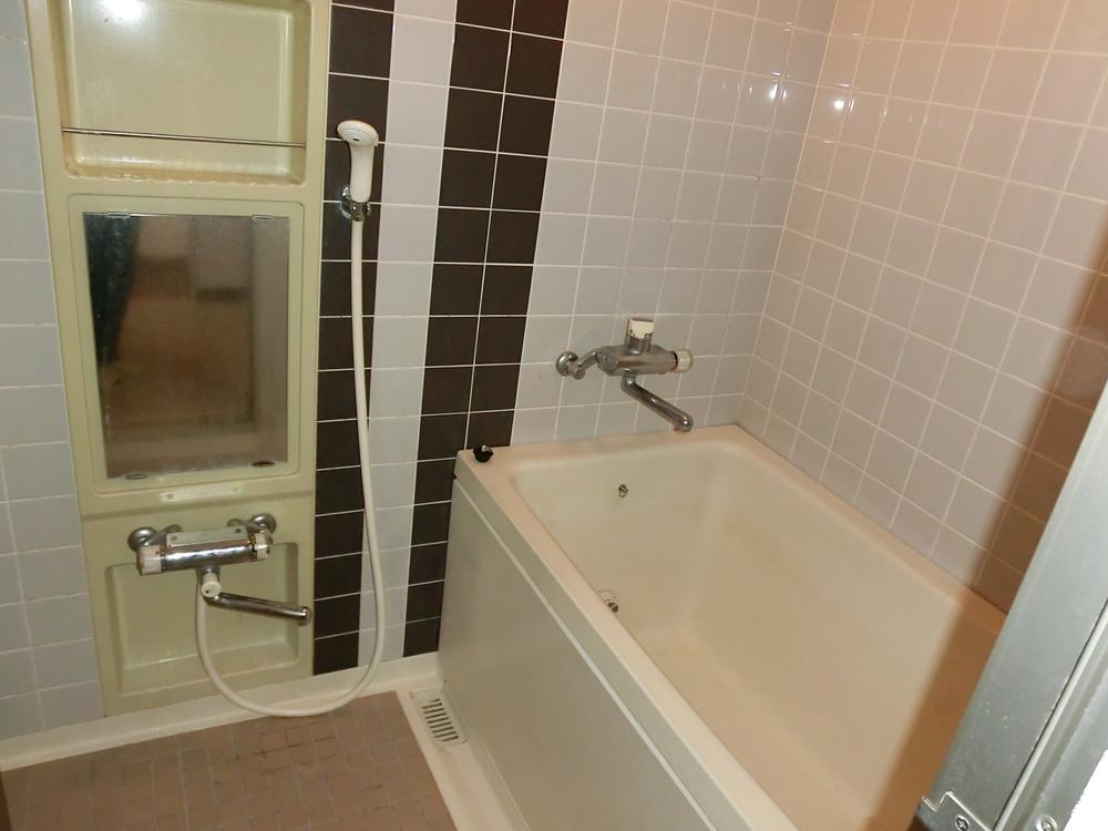 Bathroom. With happy Reheating function