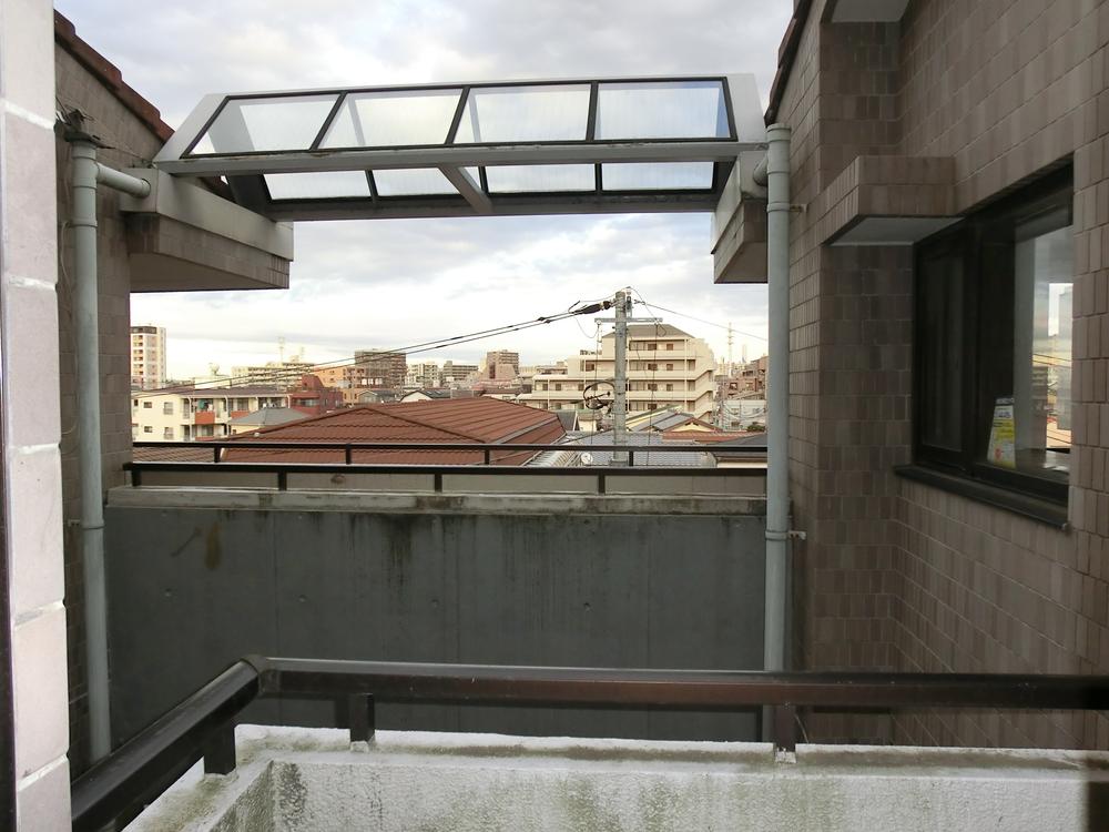 View photos from the dwelling unit. Good per sun