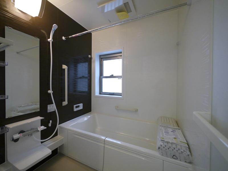 Bathroom. Bathroom (2 Building)