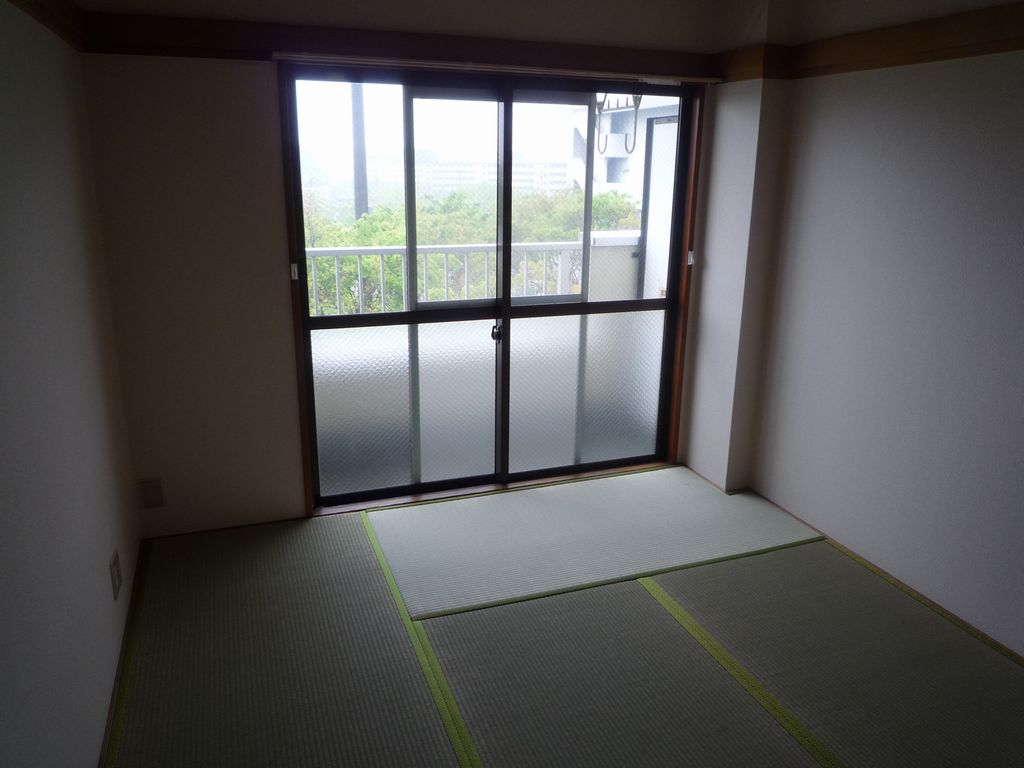 Other room space. Japanese-style room 6 tatami