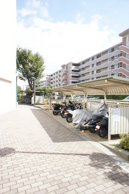 Other common areas. Bike parking is large, including free