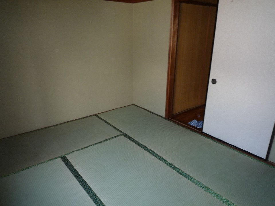 Other room space. 2F: Japanese-style room