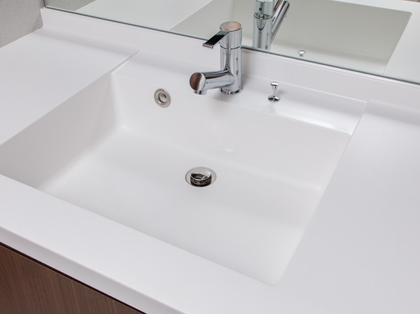 Bathing-wash room.  [ã,¹ã,¯ã,¨ã, ¢ ãƒœã,|ãƒ «ä¸ € ä½" åž <å¤ © æ ¿] It has adopted a stylish square bowl-integrated top board.