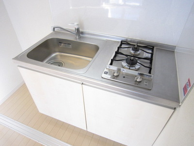 Kitchen. Two-burner gas stove Installed