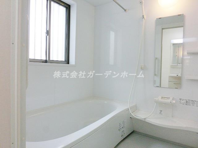 Model house photo. ■ With loft, With floor heating, Seismic grade tertiary acquisition. Day boasts of warm house. Also it has a popular bathroom ventilation dryer ■