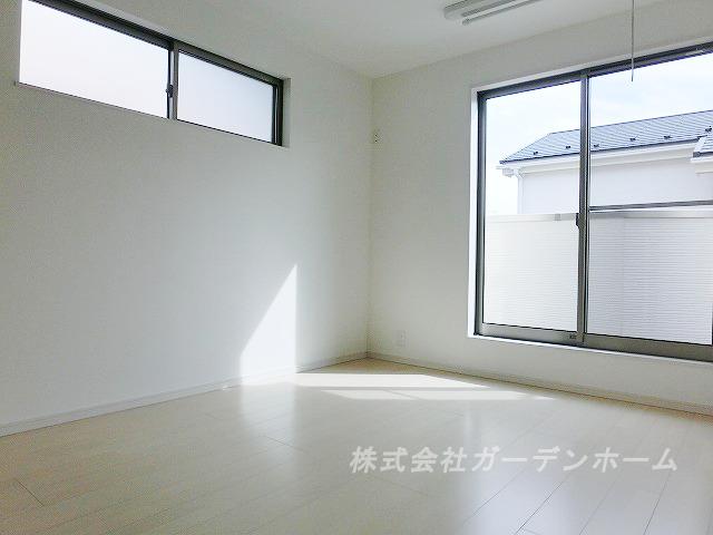 Model house photo. ■ With loft, With floor heating, Seismic grade tertiary acquisition. Day boasts of warm house. Also it has a popular bathroom ventilation dryer ■
