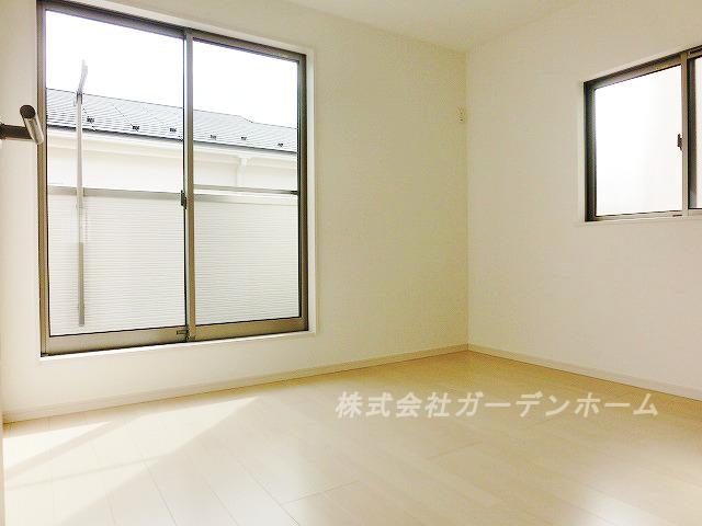 Model house photo. ■ With loft, With floor heating, Seismic grade tertiary acquisition. Day boasts of warm house. Also it has a popular bathroom ventilation dryer ■