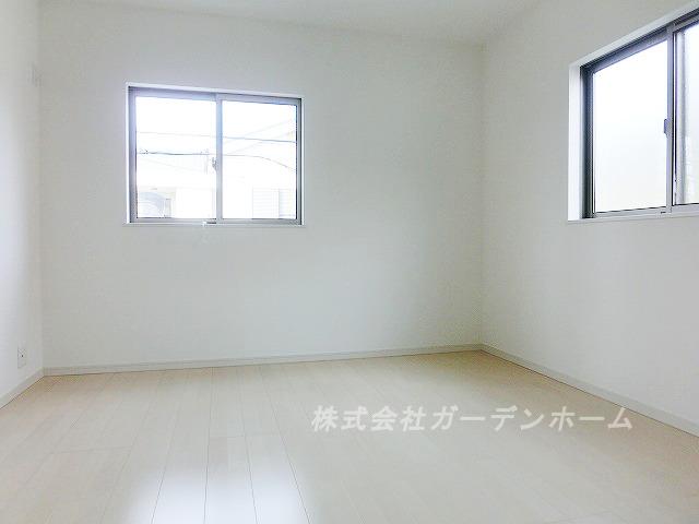 Model house photo. ■ With loft, With floor heating, Seismic grade tertiary acquisition. Day boasts of warm house. Also it has a popular bathroom ventilation dryer ■
