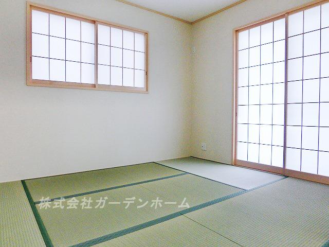 Model house photo. ■ With loft, With floor heating, Seismic grade tertiary acquisition. Day boasts of warm house. Also it has a popular bathroom ventilation dryer ■