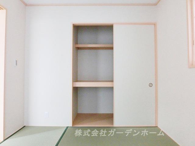 Model house photo. ■ With loft, With floor heating, Seismic grade tertiary acquisition. Day boasts of warm house. Also it has a popular bathroom ventilation dryer ■