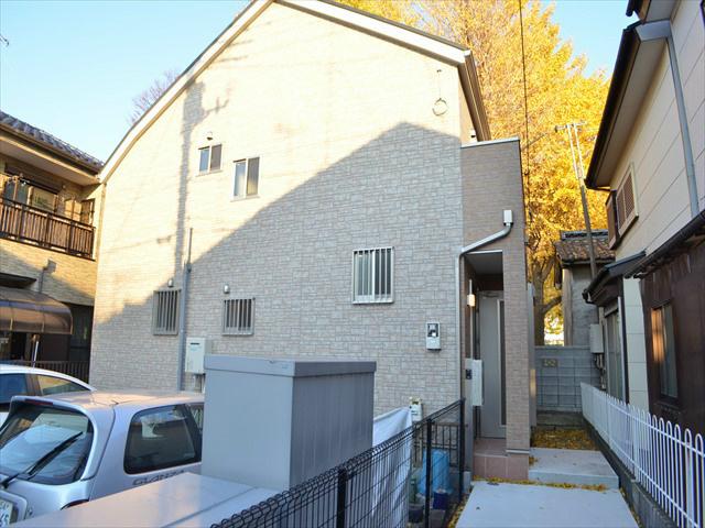 Local appearance photo. Facing south